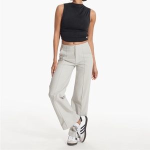 Vuori Women's Meta Wideleg Pants Size Medium LONG Vapor Gray Grey NWT